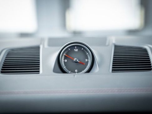 Used 2022 Porsche Cayenne Platinum Edition image 34