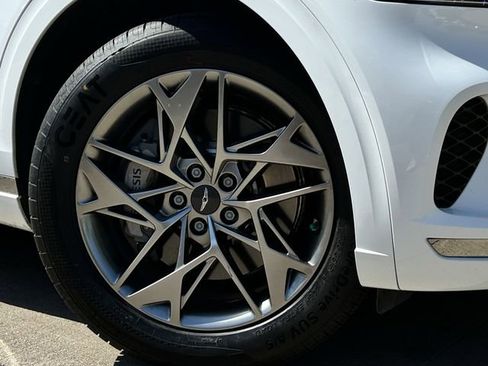 Used 2024 Genesis GV70 2.5T Advanced w/ Advanced Package image 11