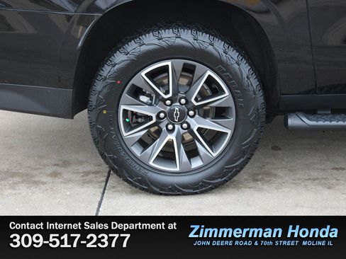 Used 2023 Chevrolet Suburban Z71 w/ Luxury Package image 24