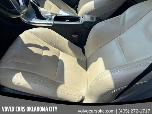 Used 2017 Volvo XC60 T6 Dynamic w/ Preferred Option Package AWD/4WD image 10