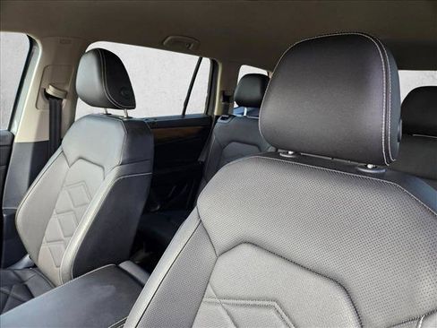 Used 2025 Volkswagen Atlas SE FWD image 15