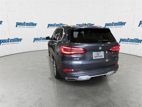 Used 2019 BMW X5 xDrive50i w/ Executive Package image 9