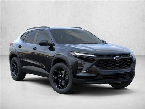 New 2026 Chevrolet Trax LT FWD image 2