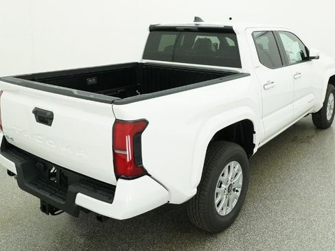 New 2026 Toyota Tacoma SR5 AWD/4WD image 8