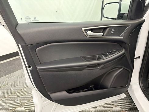 Used 2024 Ford Edge SEL image 11