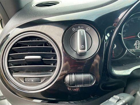 Used 2017 Volkswagen Beetle 1.8T S image 10