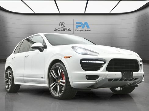 Used 2014 Porsche Cayenne GTS image 10