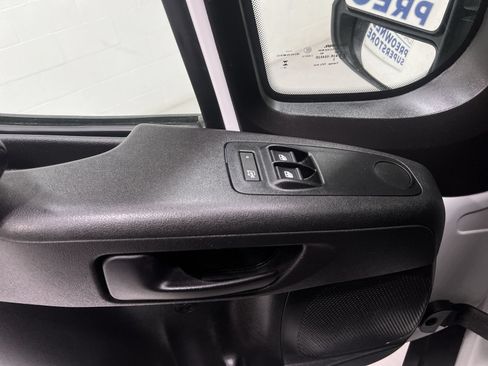 Used 2025 RAM ProMaster 2500 w/ U-Haul Equipment Group FWD image 13