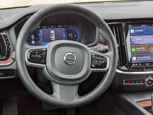 Certified 2025 Volvo V60 B5 Cross Country Plus image 14