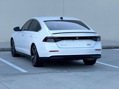 Used 2025 Honda Accord Sport image 5