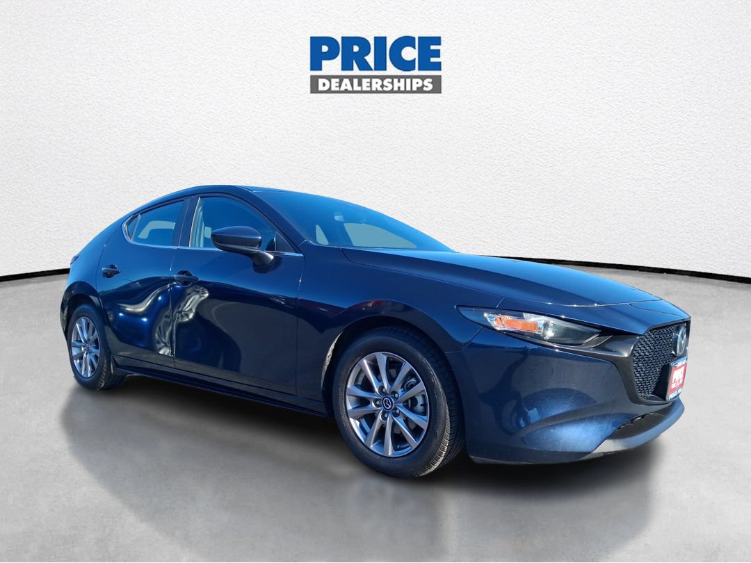 Used 2022 MAZDA MAZDA3 s FWD image 1