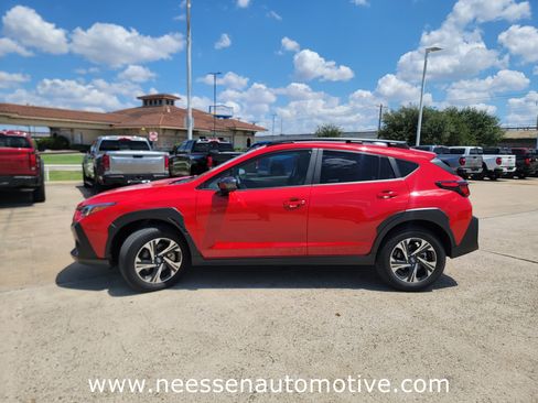 Used 2024 Subaru Crosstrek 2.0i Premium image 4
