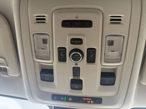 Used 2023 GMC Yukon XL Denali AWD/4WD image 21