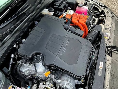 Used 2025 Hyundai Elantra Limited FWD image 31