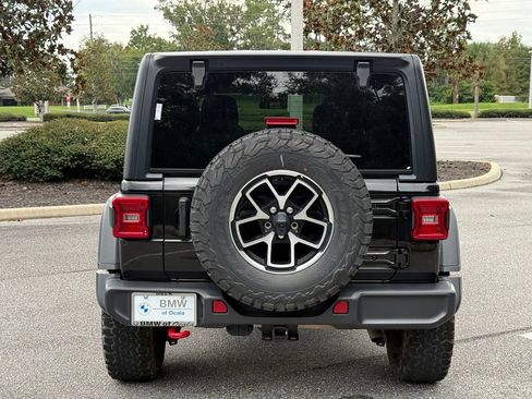 Used 2024 Jeep Wrangler Unlimited Rubicon AWD/4WD image 4