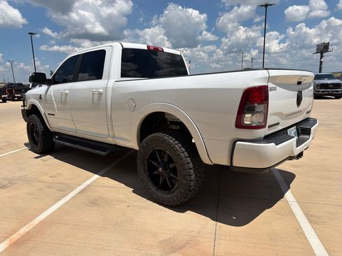 Used 2022 RAM 2500 Big Horn w/ Night Edition AWD/4WD image 4