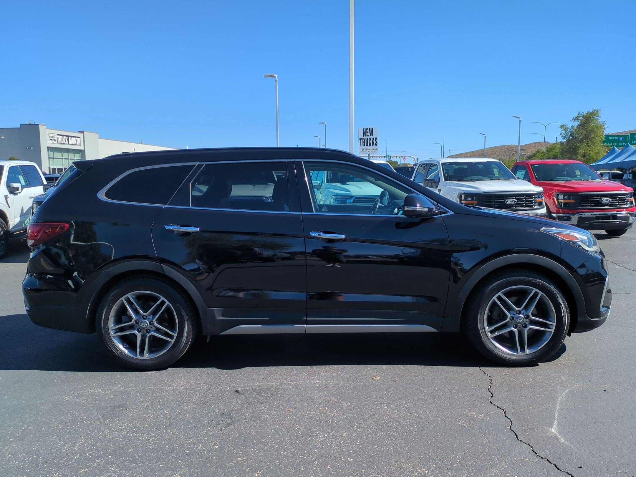 Used 2018 Hyundai Santa Fe Limited AWD/4WD image 2