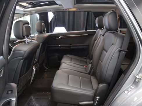 Used 2012 Mercedes-Benz R 350 4MATIC image 22