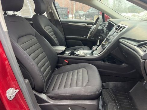 Used 2015 Ford Fusion SE image 11