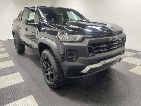 New 2025 Chevrolet Colorado Trail Boss w/ Midnight Edition image 5