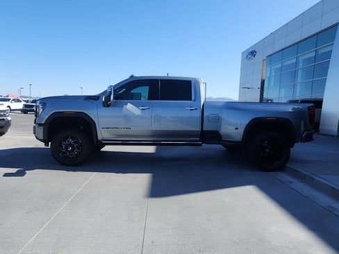 Used 2025 GMC Sierra 3500 Denali Ultimate AWD/4WD image 8
