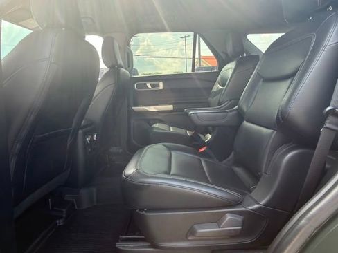 Used 2022 Ford Explorer XLT w/ Equipment Group 202A AWD/4WD image 28