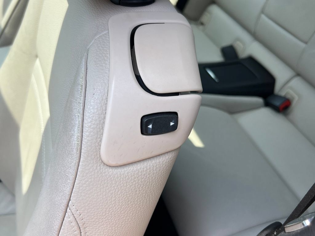 Used 2012 BMW 328i xDrive Coupe AWD/4WD image 16