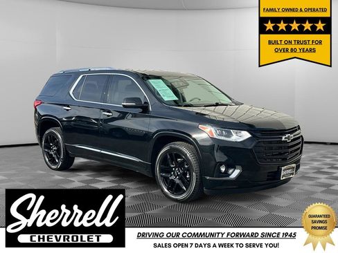 Used 2020 Chevrolet Traverse Premier w/ LPO, Blackout Package image 1