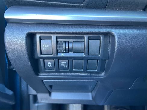 Used 2017 Subaru Impreza 2.0i Limited w/ Moonroof/BSD & Rcta/Eyesight image 28