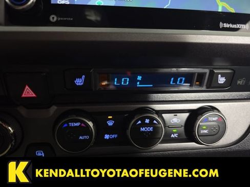 Used 2021 Toyota Tacoma TRD Sport AWD/4WD image 17
