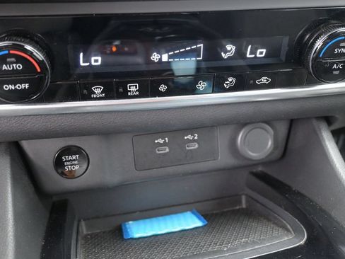 Used 2025 Nissan Rogue SV AWD/4WD image 31