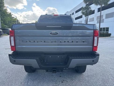 Used 2022 Ford F250 Lariat w/ Black Appearance Package image 3