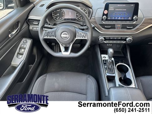 Used 2024 Nissan Altima 2.5 SV image 15