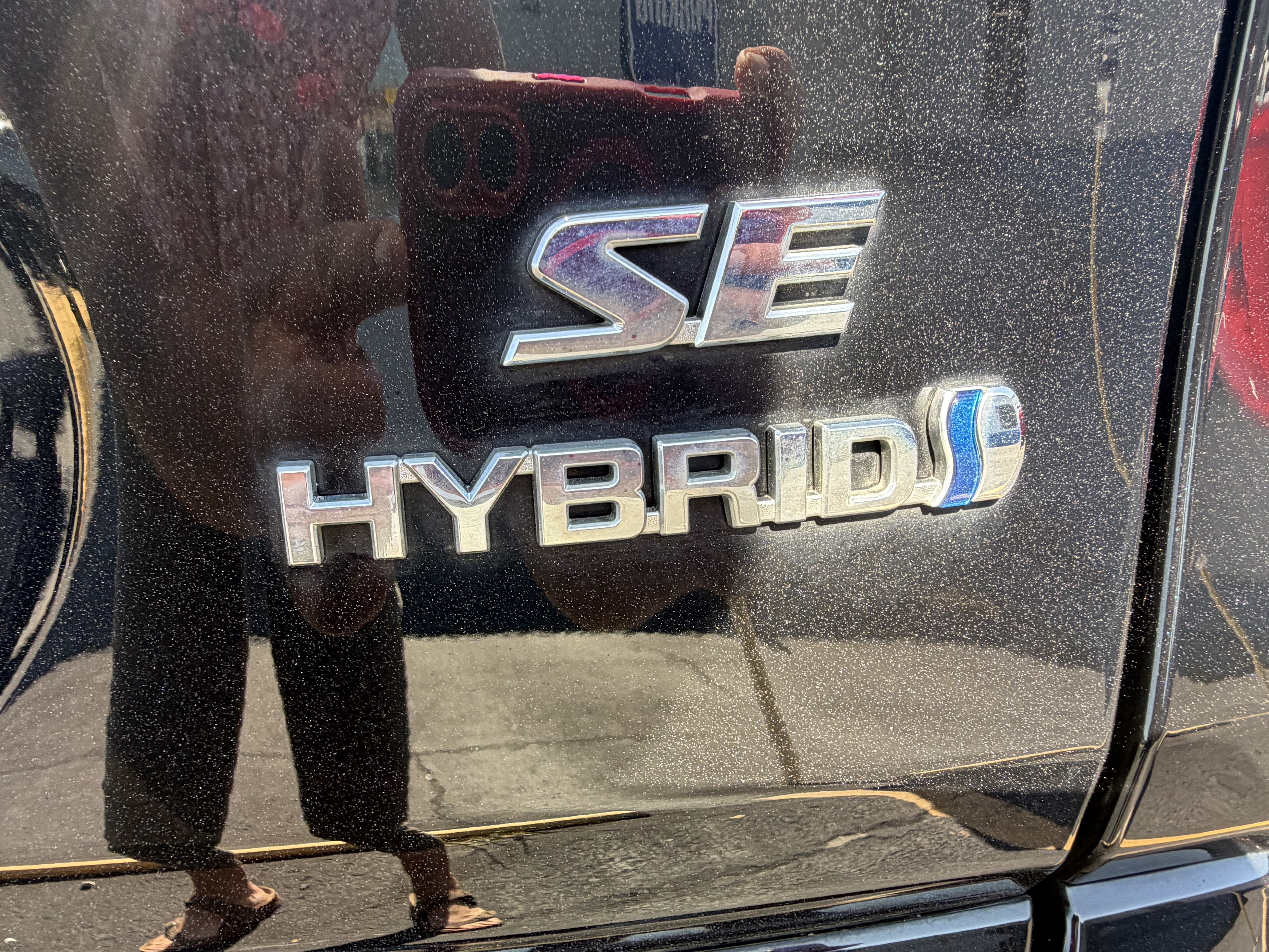 Used 2024 Toyota RAV4 SE w/ Convenience Package AWD/4WD image 4