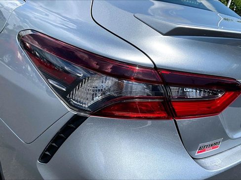 Used 2023 Toyota Camry SE w/ Cold Weather Package FWD image 28