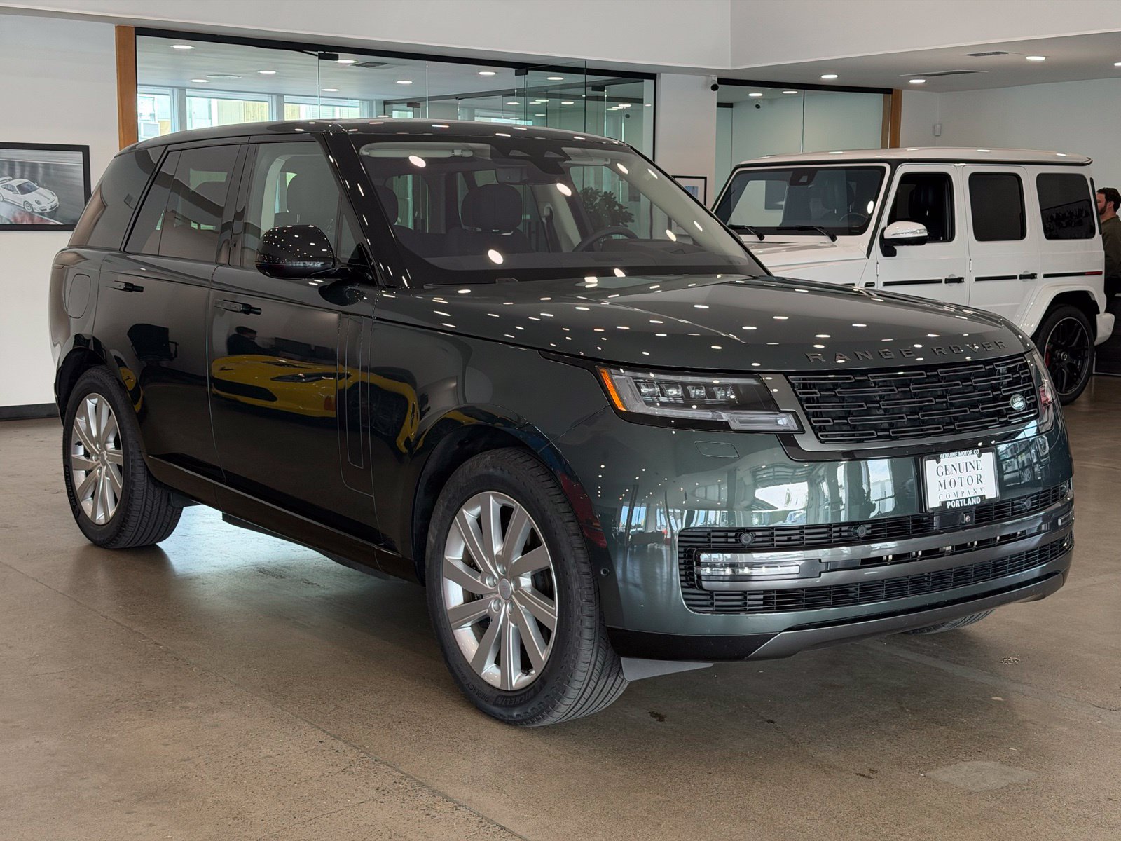 Used 2023 Land Rover Range Rover SE AWD/4WD image 3