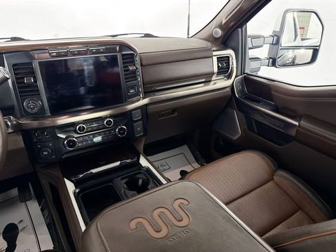 Used 2023 Ford F450 King Ranch w/ Chrome Package image 25