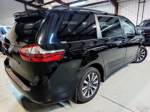 Used 2020 Toyota Sienna LE AWD/4WD image 7