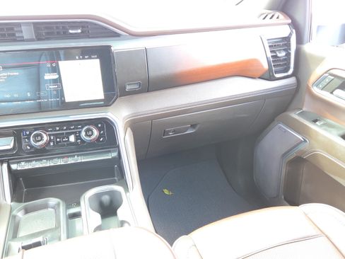 Used 2024 GMC Sierra 3500 Denali w/ Denali Reserve Package image 15