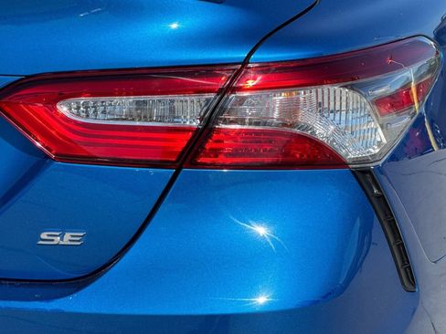 Used 2019 Toyota Camry SE image 11