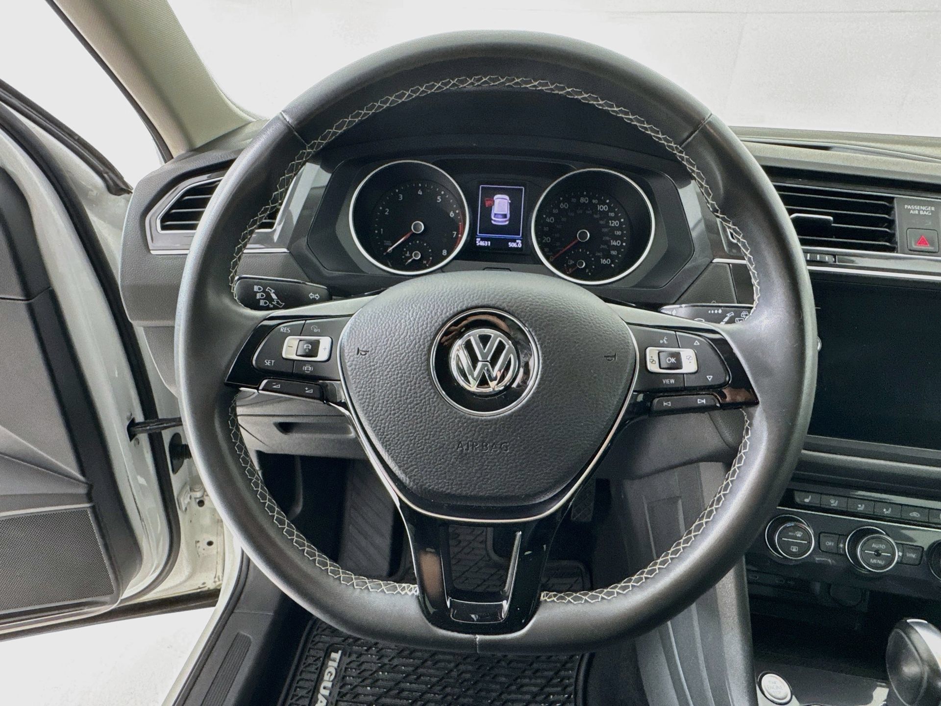 Used 2021 Volkswagen Tiguan SE AWD/4WD image 12