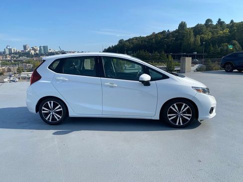 Used 2019 Honda Fit EX image 2