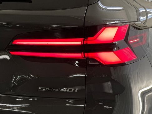 Used 2026 BMW X5 sDrive40i w/ Premium Package image 13