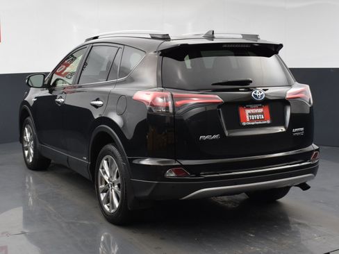 Used 2017 Toyota RAV4 Limited image 3