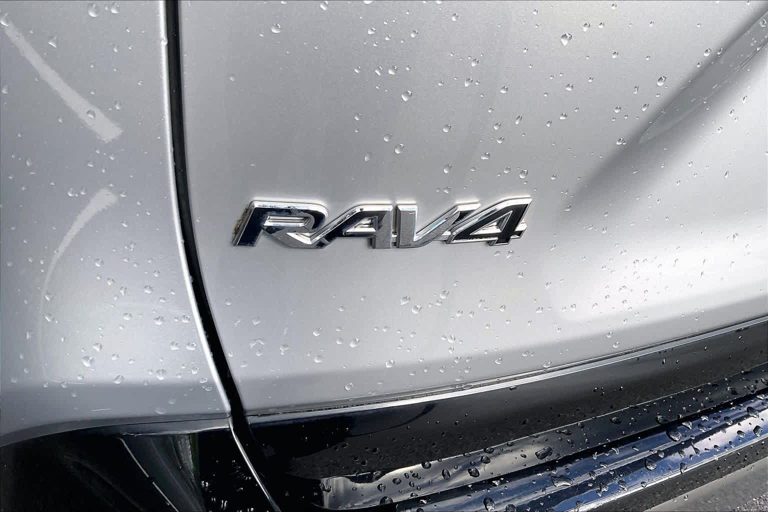 Used 2019 Toyota RAV4 XSE AWD/4WD image 32