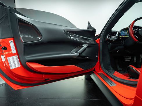 Used 2021 Ferrari SF90 Stradale image 16