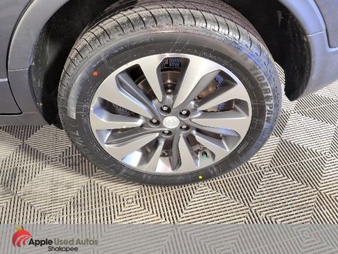Used 2018 Buick Encore Preferred image 41