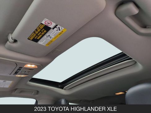 Used 2023 Toyota Highlander XLE FWD image 16