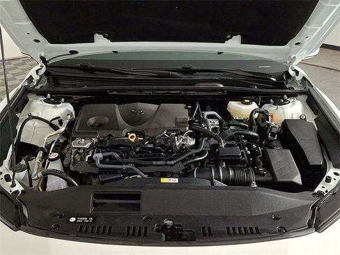 Used 2025 Toyota Camry SE image 28