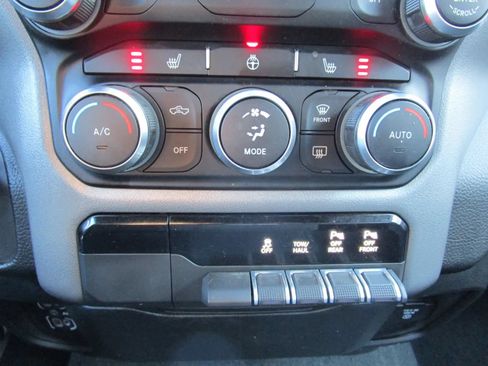 Used 2022 RAM 1500 Big Horn AWD/4WD image 30